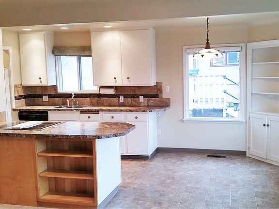 2nd image of 504 E Lincoln Ave