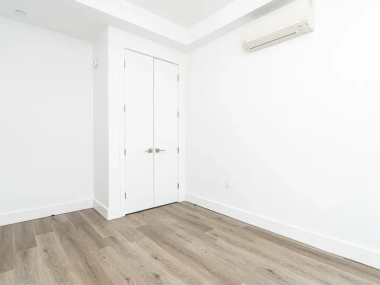322 Grand Concourse #906 — Photo 13
