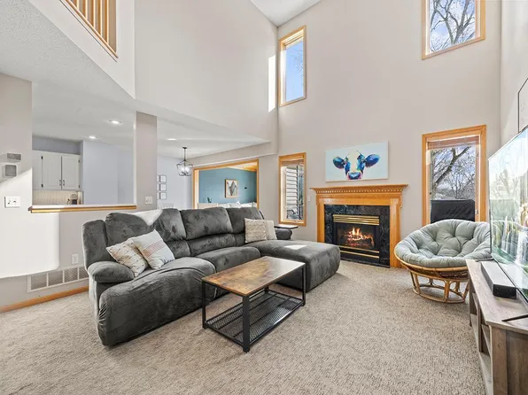 5464 Sanibel Dr, Minnetonka, MN 55343