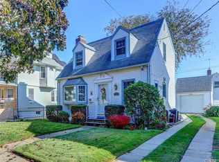 85-43 260th St, Floral Park, NY