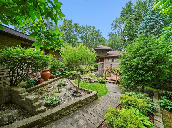 9316 Pine Needle Pass, Bull Valley, IL 60097