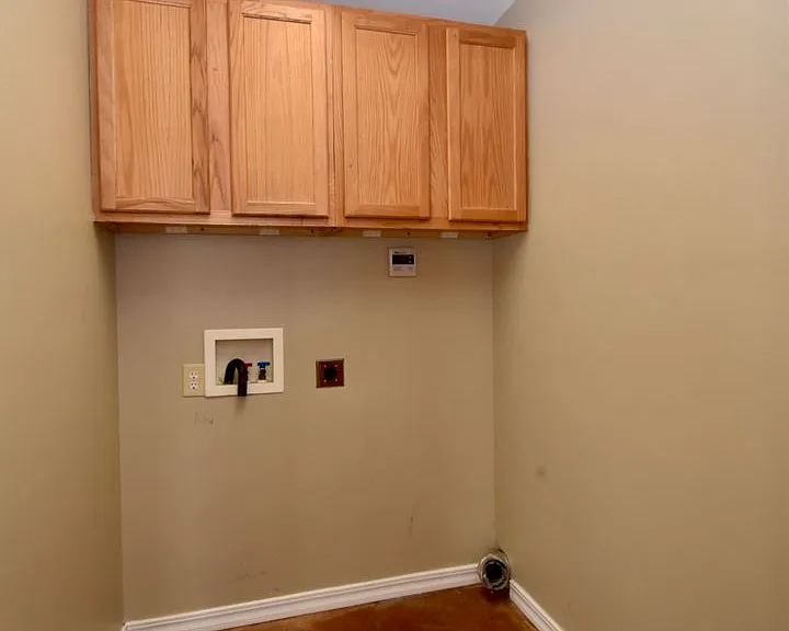 616 Evans St — Photo 9