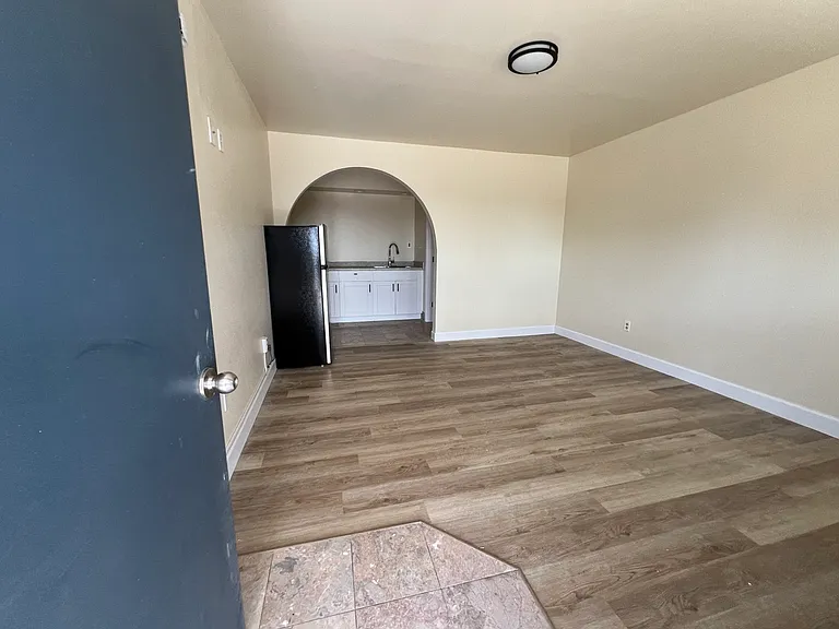 Farmington Flats — Photo 21