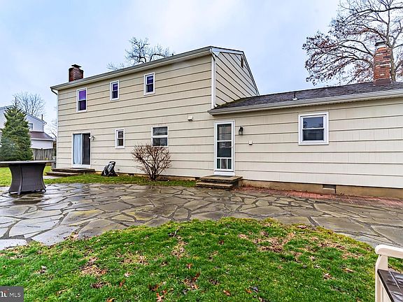 3rd image of 1105 Formicola St