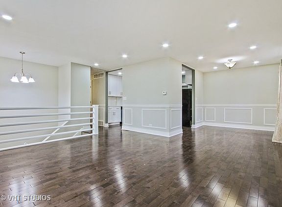 3rd image of 6904 Meadowbrook Ln