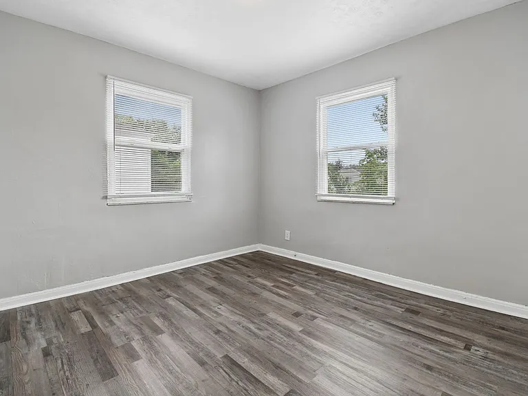 375 S Chase Ave — Photo 10