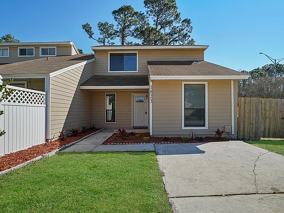 2nd image of 1823 Oak Water Dr