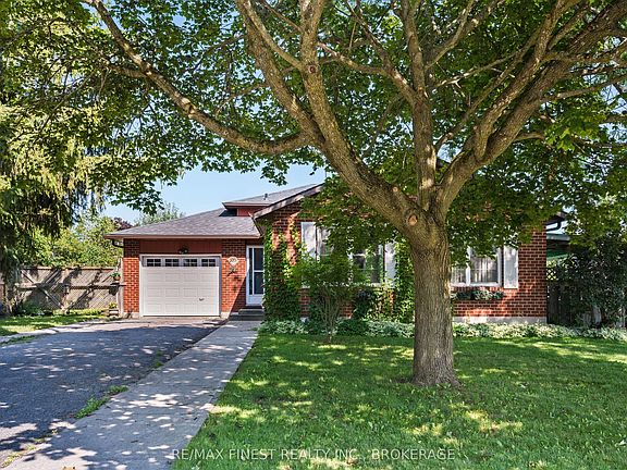 3rd image of 105 Grenadier Dr