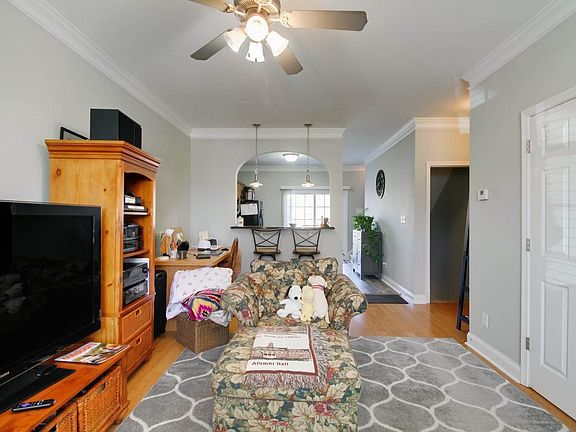 4th image of 34 Rowse Dr #38