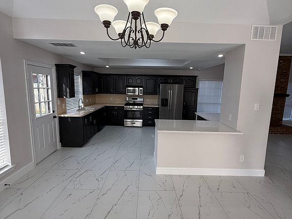 5th image of 915 Colony Ridge Ct