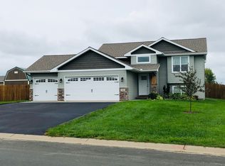 388 Dakota Ave, Roberts, WI 54023