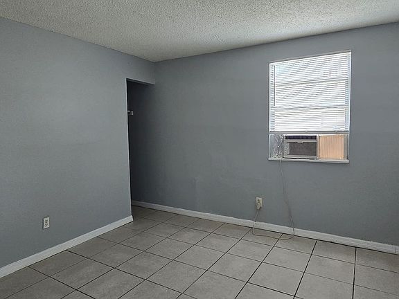 4th image of 2811 Anthony St #B