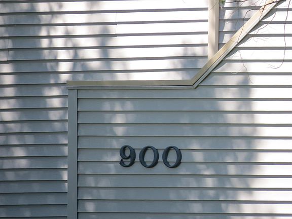 2nd image of 901 E 11th Ave APT 4