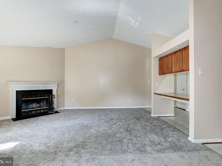 2106 Whitehall Rd #2D — Photo 8
