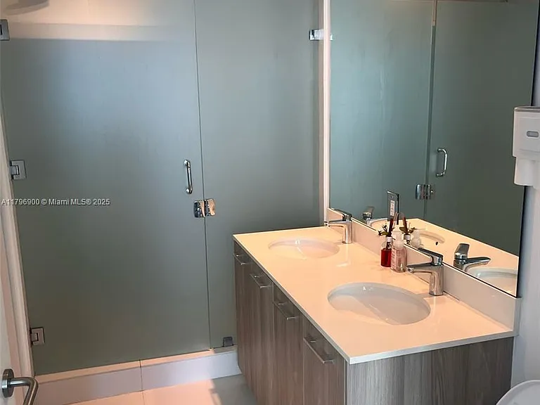 501 NE 31st St #3005 — Photo 5