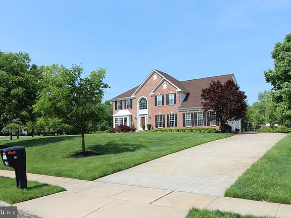 3rd image of 22 Fawn Hollow Ln