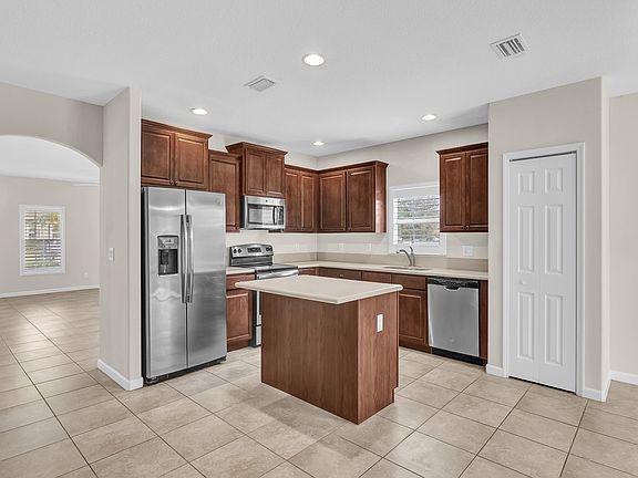 5th image of 8120 Westfield Cir