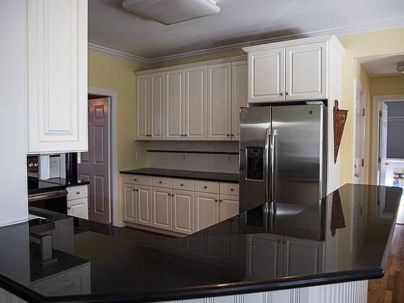 5th image of 4700 Wedgefield Dr