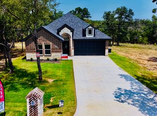 502 Palmetto Ct, Runaway Bay, TX 76426
