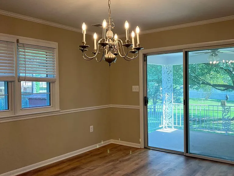 313 Valley View Ave SW — Photo 5