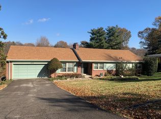423 Kaelin Dr, Windy Hills, KY 40207