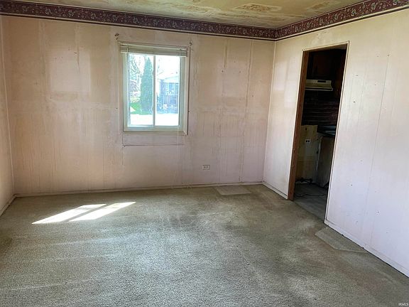 3rd image of 607 Berkley Dr