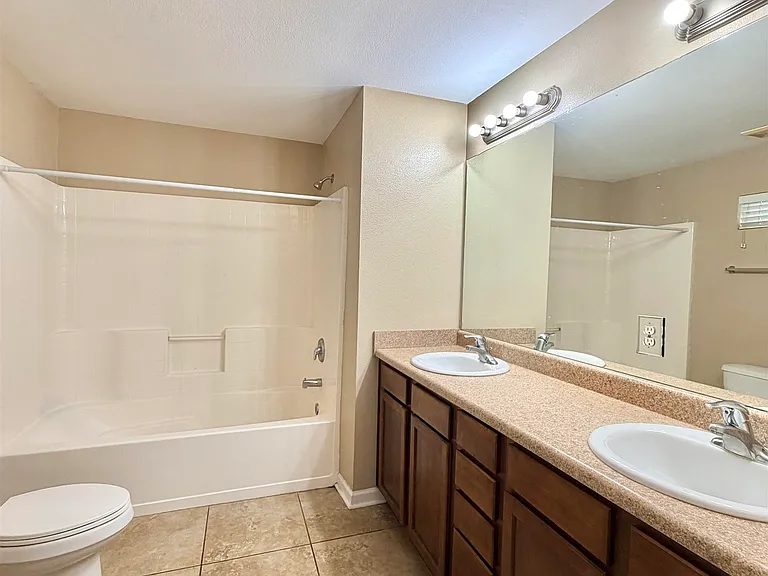 2400 Fred Smith Rd #207 — Photo 17