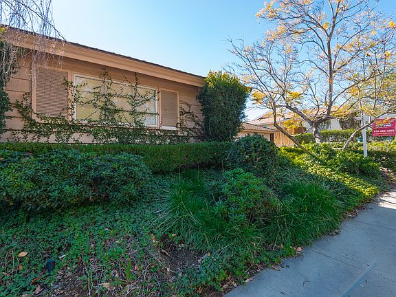 3rd image of 5821 Del Cerro Blvd