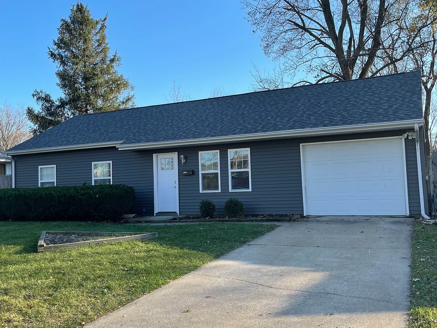 3 bed, 1305 sqft, $2,000 — Photo 3