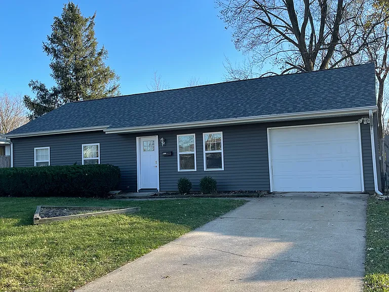 403 Alden Dr — Photo 3