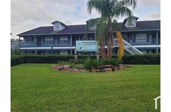 Building Photo - 313 Dirksen Dr #C11