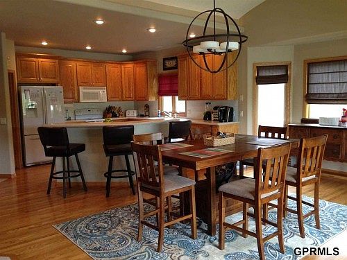 2nd image of 9402 Clubhouse Cir