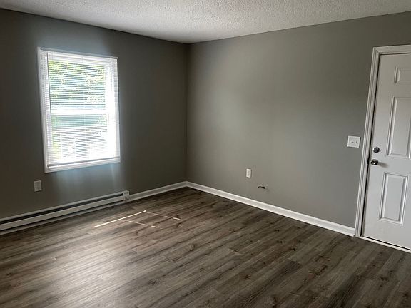 4th image of 576 Tate St #8