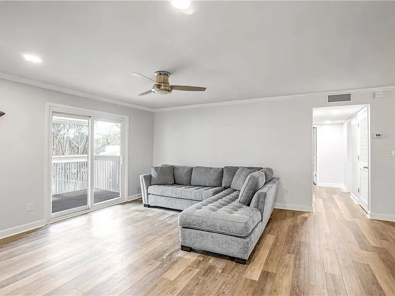 1506 Cumberland Ct SE — Photo 3