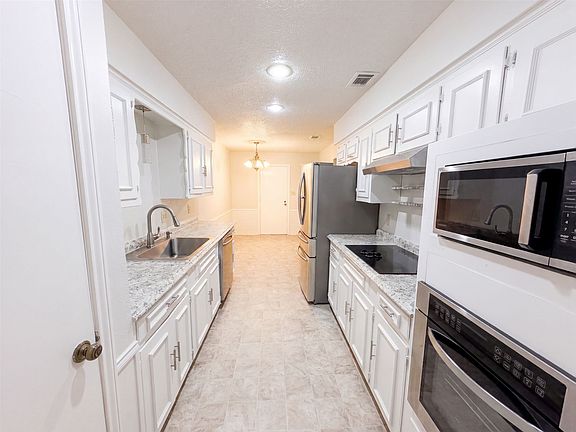 2nd image of 4824 Berridge Ln