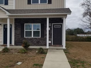 411 Justice Farm Dr, Sneads Ferry, NC 28460