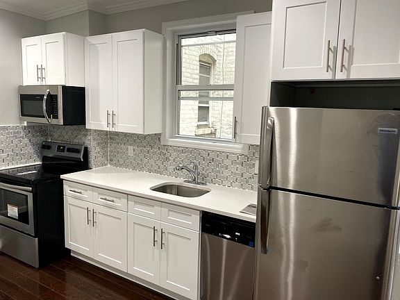 2nd image of 3218 Broadway #2