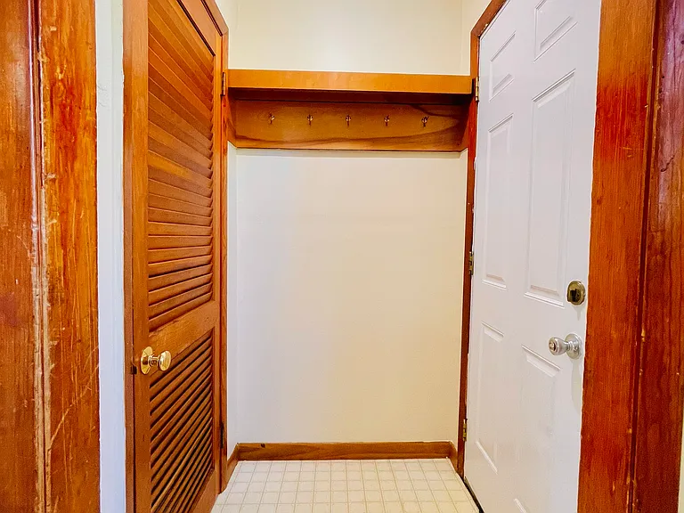 72 Heineberg Dr #100 — Photo 32