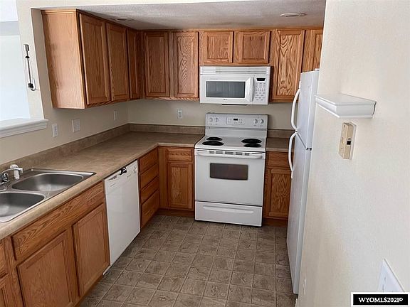 4th image of 2305 Westridge Dr