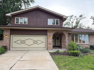 10158 S 87th Ct, Palos Hills, IL 60465