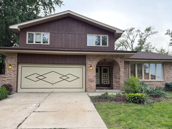 10158 S 87th Ct, Palos Hills, IL 60465