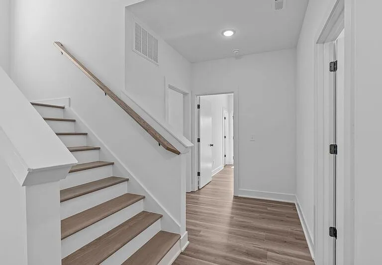 1316 E Lenoir St — Photo 30
