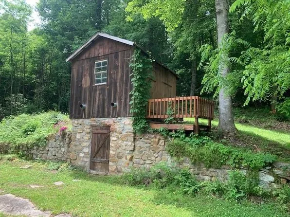 159 Dugger Branch Rd, Elizabethton, TN 37643