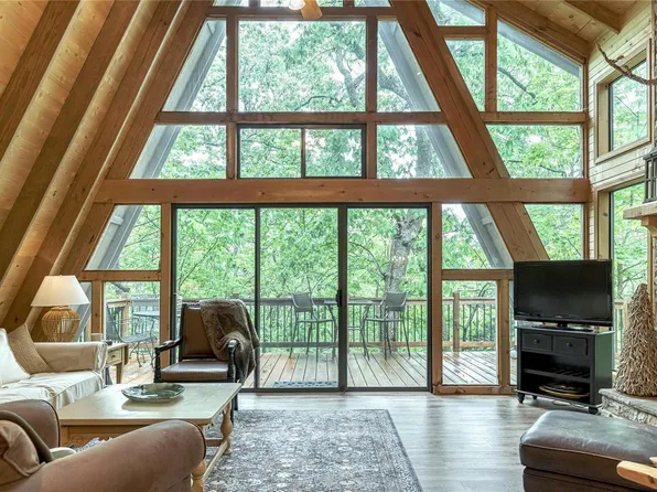 2100 Meadow Valley Dr, Innsbrook, MO 63390