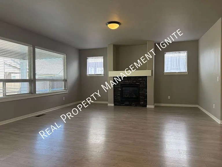 3751 SW Coyote Ln — Photo 3