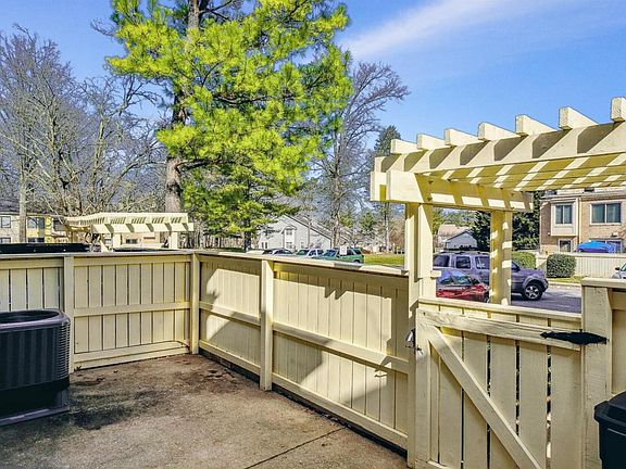 3rd image of 8851 Welbeck Way