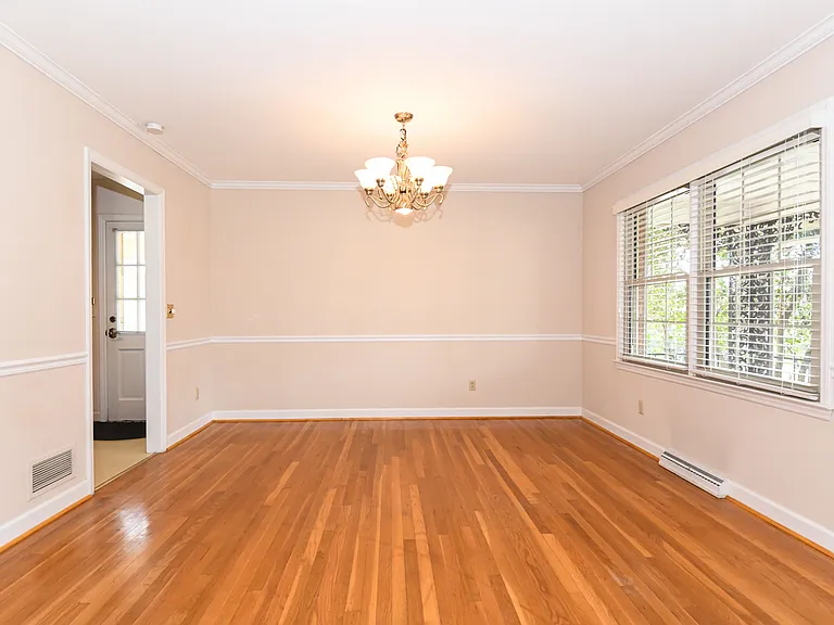 1804 Strathmore Dr — Photo 7