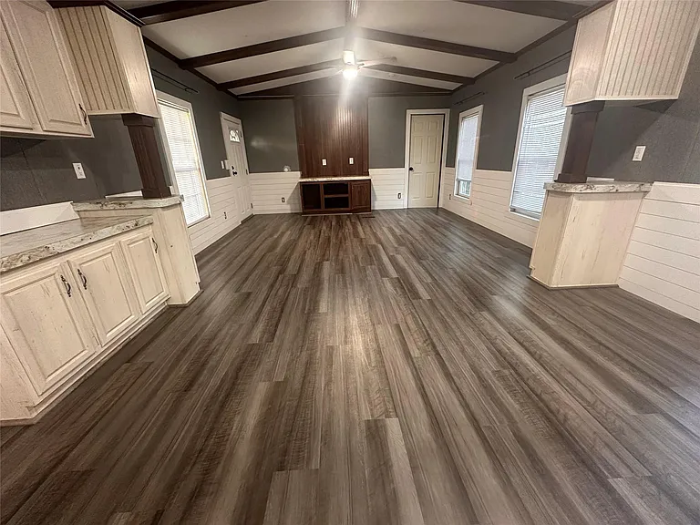 14525 Oak Hill Ln — Photo 5
