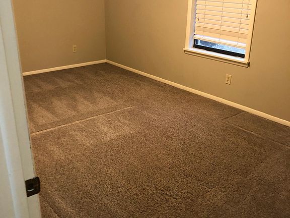 3 Bedroom - carpeted