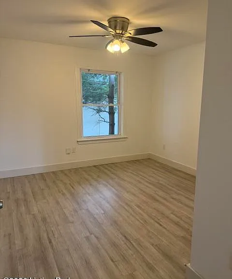 4001 Preston Hwy — Photo 9